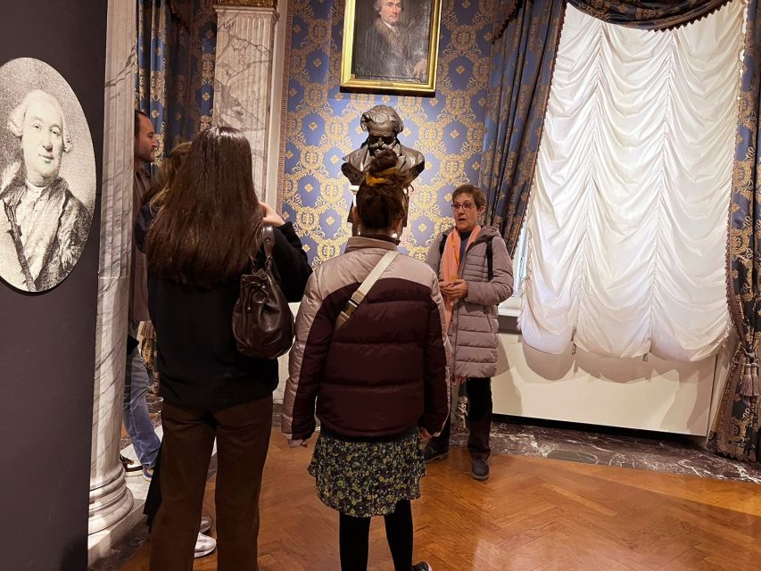 Milan: La Scala Theatre Skip-the-line Guided Tour - Seeing the neoclassical theater hall