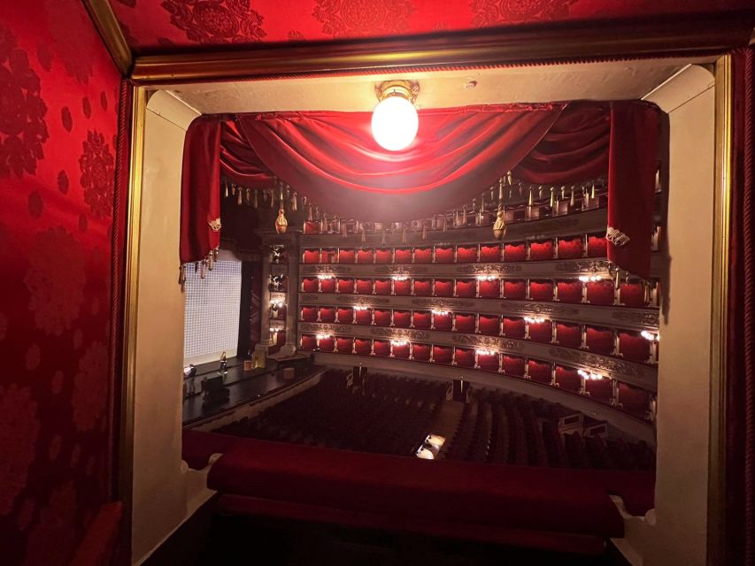 Milan: La Scala Theatre Skip-the-line Guided Tour - The guides are the real value