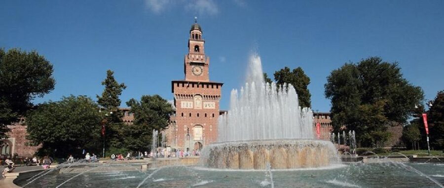 Milan: Leonardo's Last Supper and Michelangelo's Pietà Tour - The 20-minute walk across central Milan