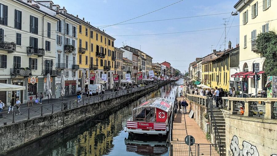 Milan: Navigli District Canal Boat Tour with Aperitivo - San Cristoforo sul Naviglio and the old Milan around it
