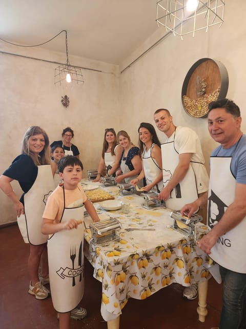 Milan: Pasta and Tiramisu Cooking Class with Wine - Starting with Prosecco and restaurant life