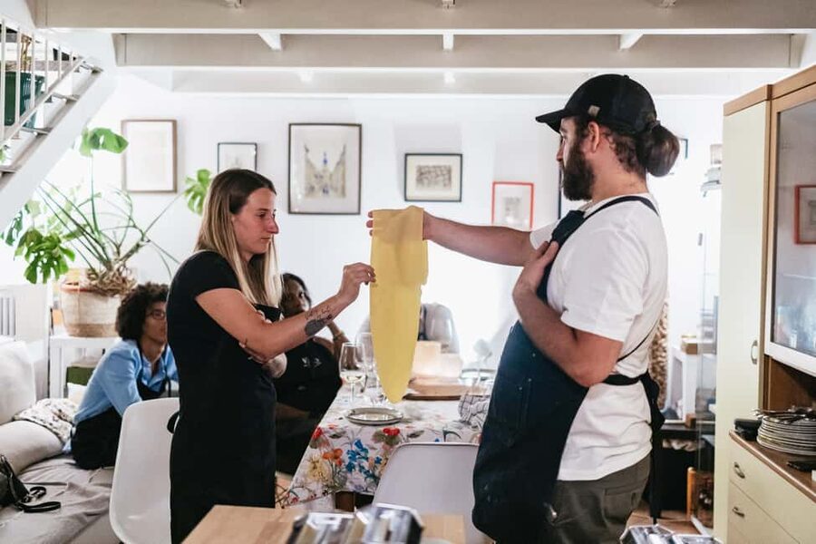 Milan: Pasta & Tiramisu Cooking Class with Premium Products - What the private-home setting is really like