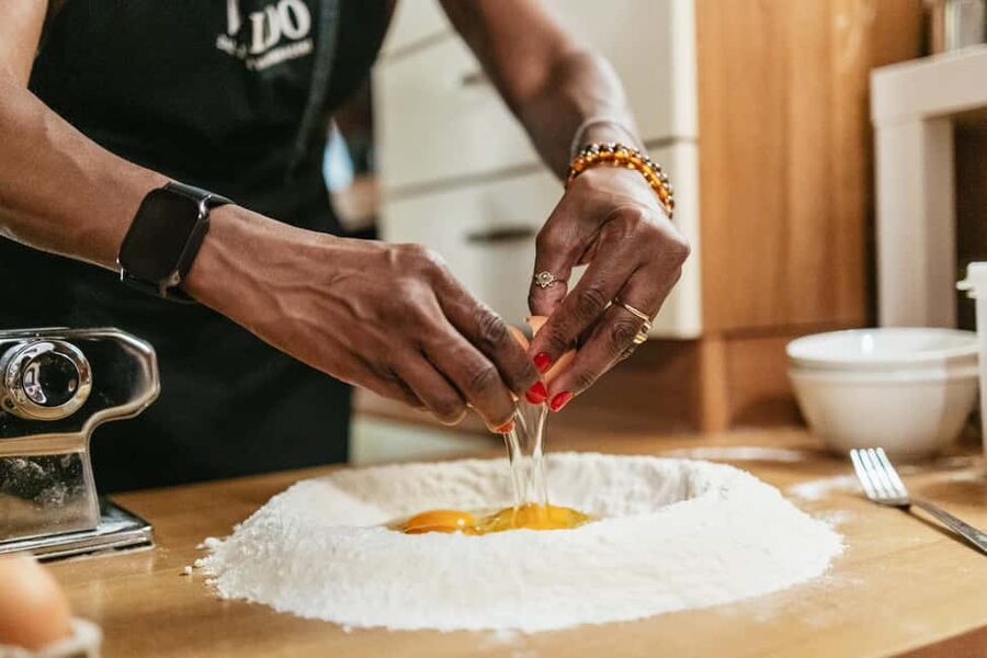 Milan: Pasta & Tiramisu Cooking Class with Premium Products - Timing, language, and group size