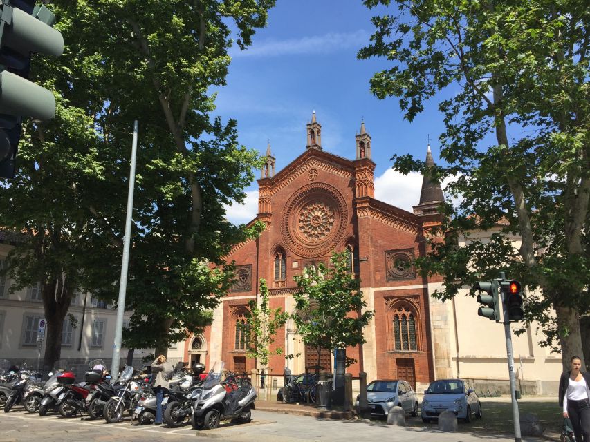 Milan: Pinacoteca Art Gallery and Brera District Guided Tour - What the guide adds to the price