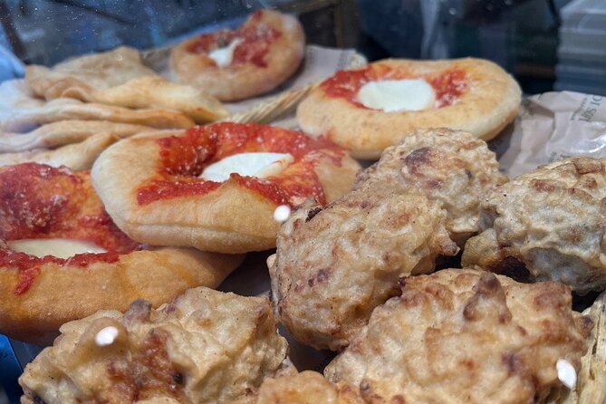 Milan's Authentic Street Food tour: A Gourmet Experience - Pizza made with southern Italian ingredients