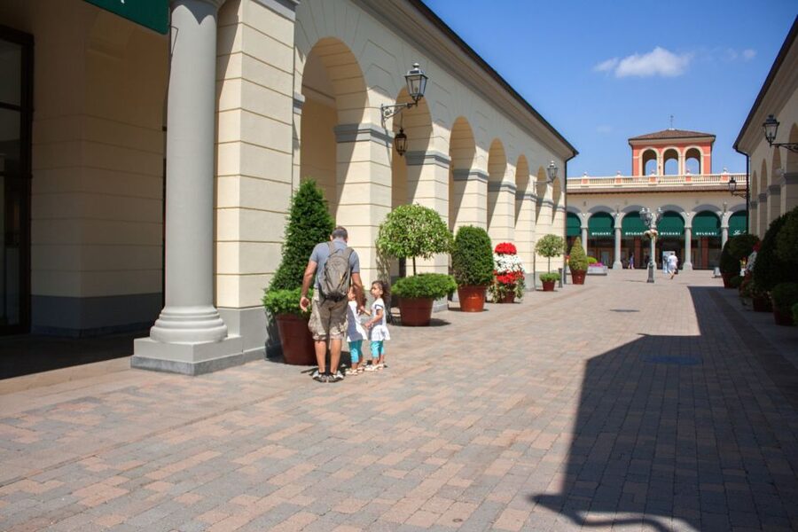 Milan: Serravalle Designer Outlet Roundtrip Bus Transfer - Serravalle is a shopping day, not a sightseeing tour