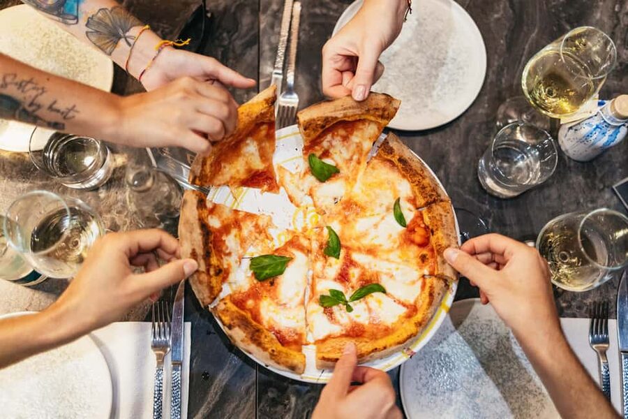 Milan: Street Food Walking Tour - Piazza SantAlessandro: food with a city setting