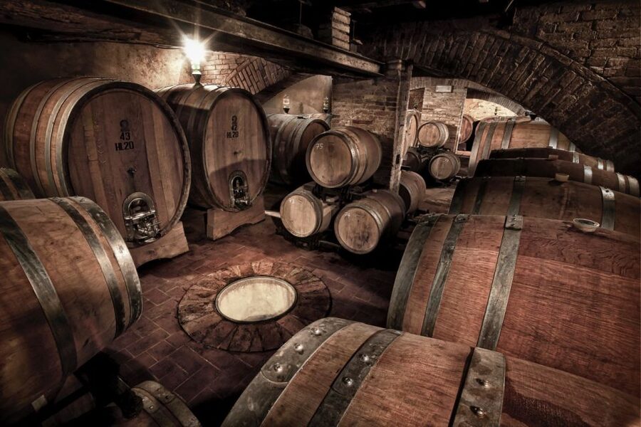 Montalcino: Brunello Wine Tasting & Lunch in a Tuscan Castle - The three-course Tuscan lunch