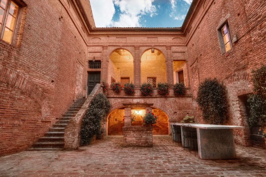 Montalcino: Brunello Wine Tasting & Lunch in a Tuscan Castle - Practical tips for a smooth visit
