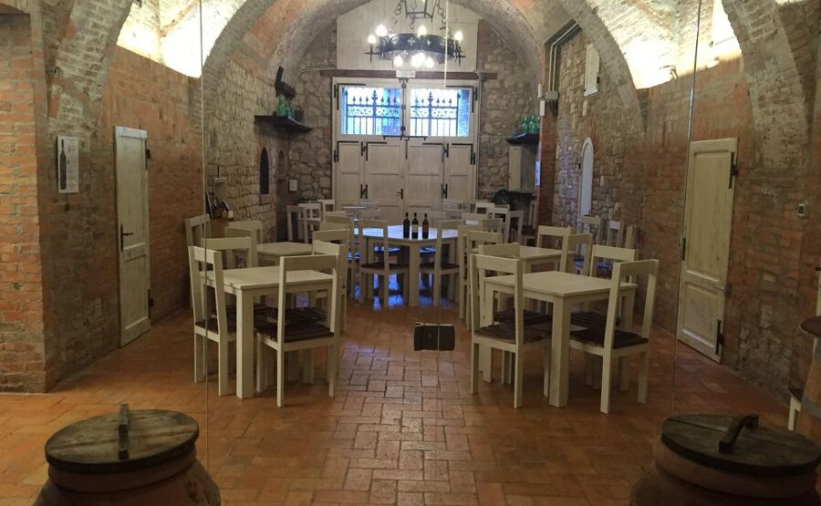 Montepulciano: Wine Tasting & Lunch in a Typical Winery - Four wines, local snacks, and a taste of Tuscany
