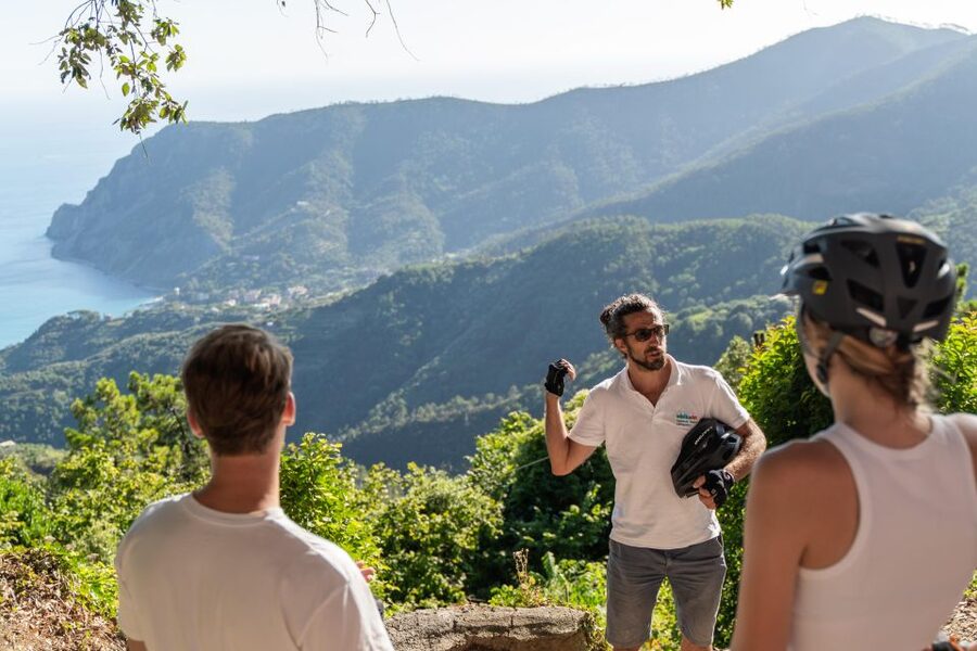 Monterosso al Mare: Cinque Terre National Park E-Bike Tour - Meeting the bikes in Monterosso