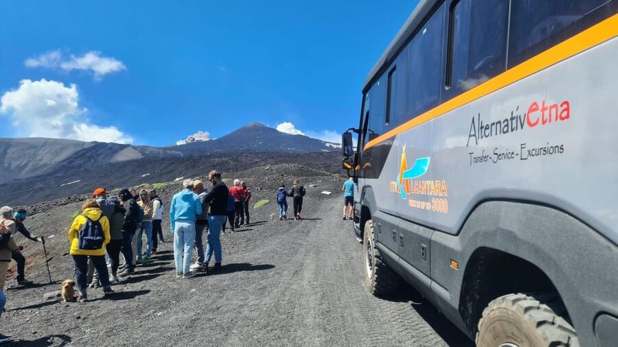 Mount Etna: Ascent to 2800m by 4x4 - The climb to Pizzi Deneri at 2810 meters