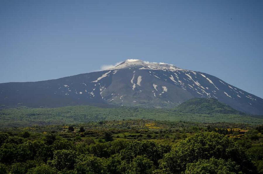 Mount Etna: North Upper Craters Guided Tour by 4x4 with Trek - Buttonhole craters and the descent over volcanic sand