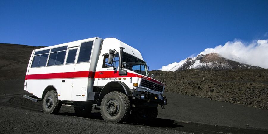 Mount Etna: Roundtrip Cable Car and 4x4 Bus Ticket - Views, fog, and the luck of the weather