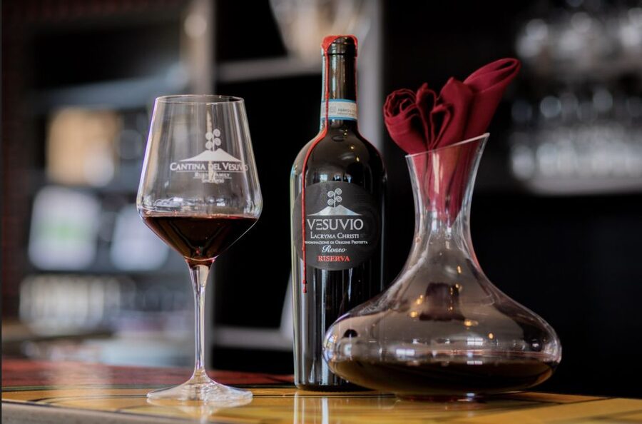 Mount Vesuvius: Vineyard Tour with Wine Tasting and Lunch - Booking advice for a smoother visit