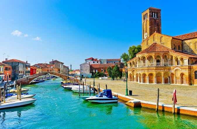 Murano, Burano and Torcello Half-Day Sightseeing Tour - Burano’s painted houses and handmade lace