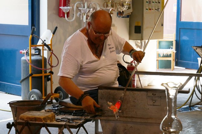Murano & Burano Islands Guided Small-Group Tour by Private Boat - Murano glass: a short demonstration with a long tradition