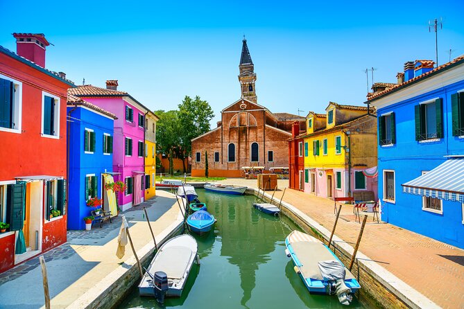 Murano & Burano Islands Guided Small-Group Tour by Private Boat - How much guiding will you receive?