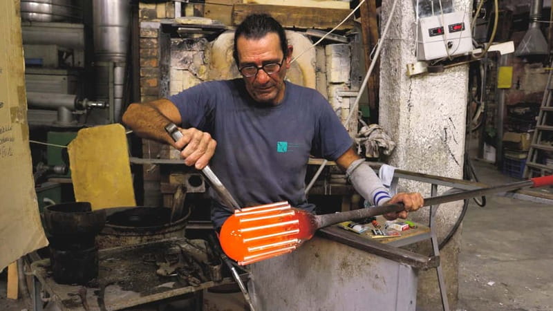 Murano: Glass Blowing Experience at Gino Mazzuccato Factory - Watching a Murano Master at Work
