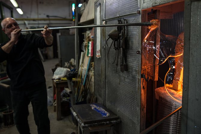 Murano Glass Experience With a Visit to a Burano Lace Island - Shopping without losing the day
