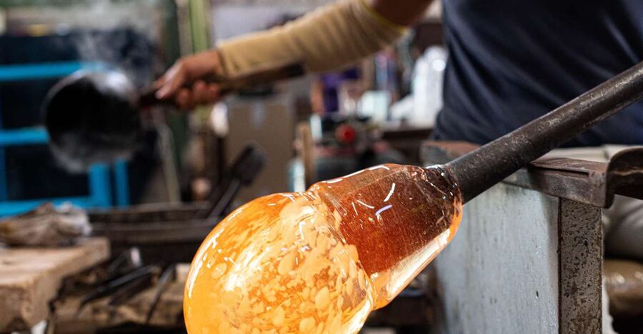 Murano: Glass Factory Experience with Tour and Demonstration - The opening demonstration: molten glass becomes an object