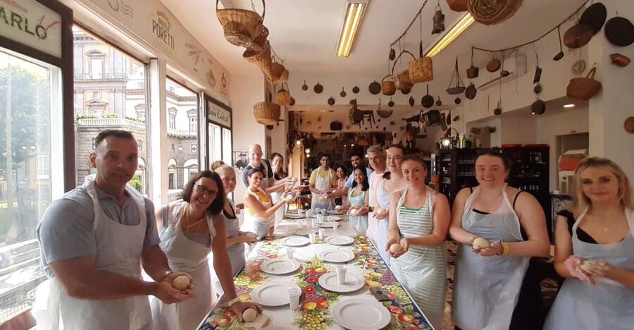 Naples: Neapolitan Pizza and Tiramisù Making Class - Why this class works well in central Naples