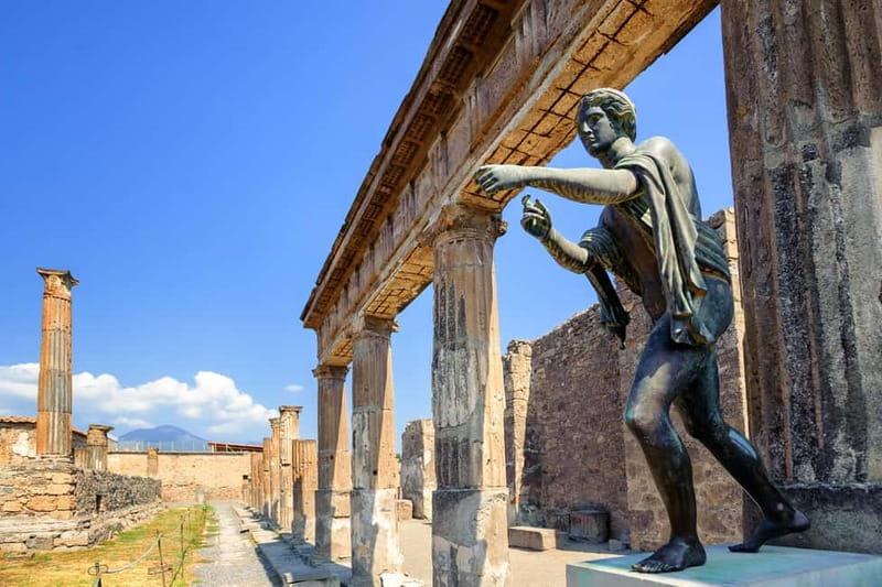 Naples or Sorrento: Full-Day Pompeii and Mount Vesuvius Tour - Riding to Mount Vesuvius at 1,000 meters