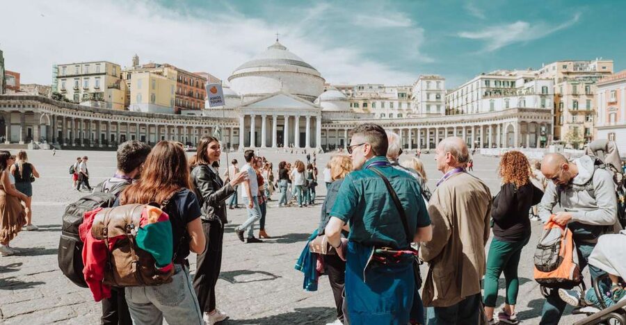 Naples: Royal Palace and Monumental Area Small Group Tour - Starting at the Fountain of Neptune