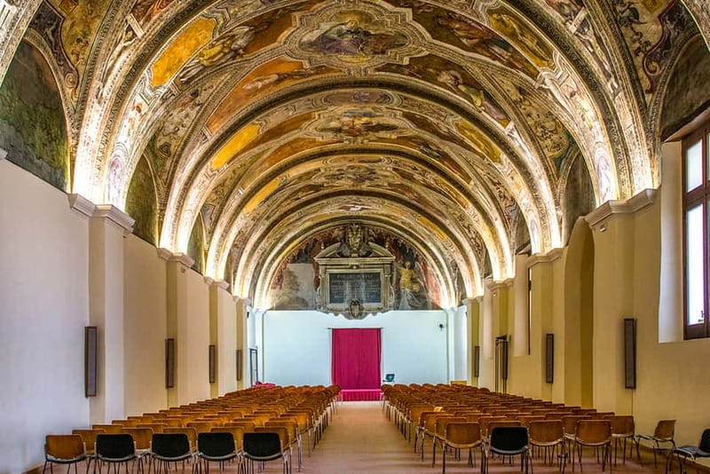 Naples: San Lorenzo Maggiore and Neapolis Sotterrata Ticket - Why San Lorenzo Maggiore makes a good Naples stop