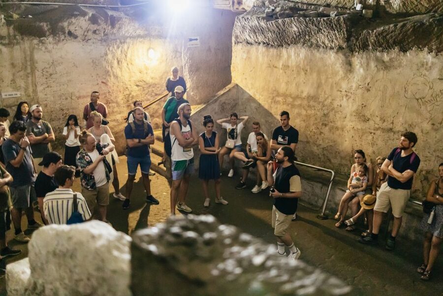 Naples: Spanish Quarters Underground Guided Tour - Who should book this underground tour?