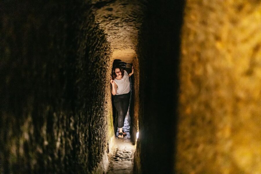 Naples: Spanish Quarters Underground Guided Tour - Why the guides receive such strong praise