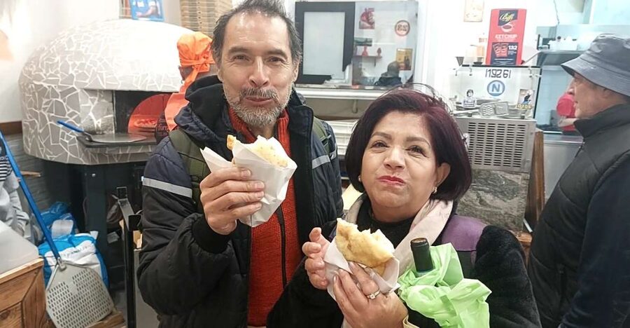 Naples: Street Food Experience With 6 Stops - Entering La Pignasecca Market