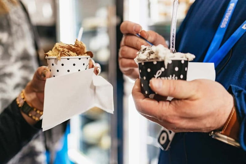 Naples: Street Food Walking Tour with Local Guide - How good is the guiding?