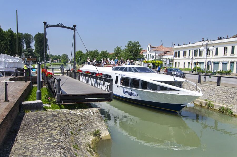 Padua to Venice Boat Cruise of the Brenta Riviera - Malcontenta and Palladio’s Villa Foscari