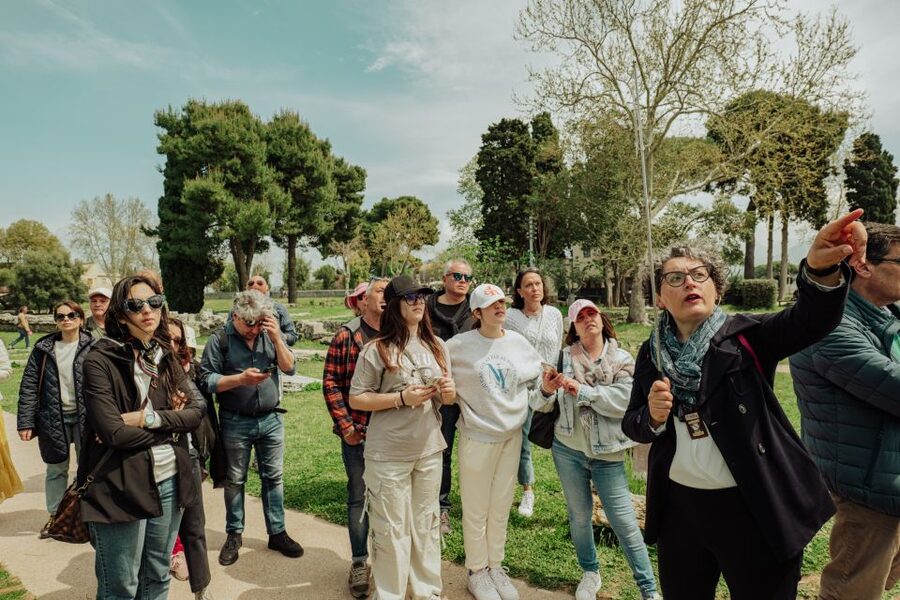 Paestum: Small-Group Tour with an Archaeologist and Tickets - Small-group value at $47 per person