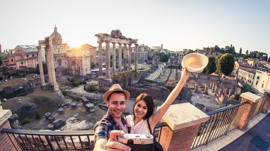 Palatine Hill and Roman Forum Tour with Fast-Track Entrance - Walking the Sacred Way