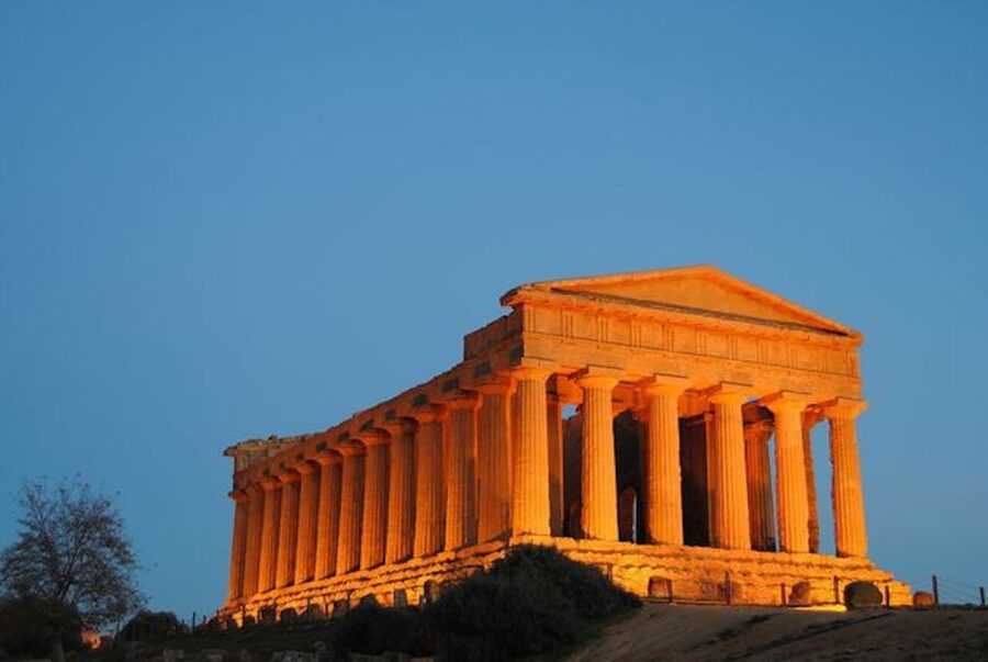 Palermo: Agrigento and the Valley of the Temples Day Tour - The first countryside drive and bakery stop
