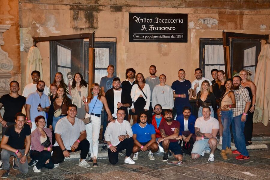 Palermo: Guided Bar Crawl with Shots and Discounts on Drinks - What the $20 price really covers
