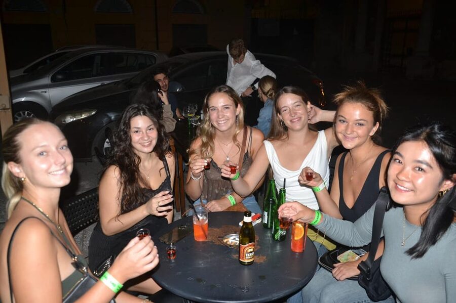 Palermo: Guided Bar Crawl with Shots and Discounts on Drinks - Who will enjoy this crawl most