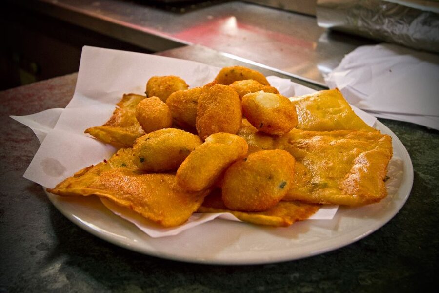 Palermo: Small Group Night Street Food Tour - Eating through Vucciria’s local food stops