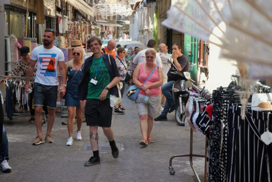 Palermo: Street Food and Local Market Tasting Tour - The original arancina stop