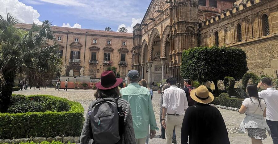 Palermo: Street Food Walking Tour with Local Guide & Tasting - Capo Market: Palermo at street level