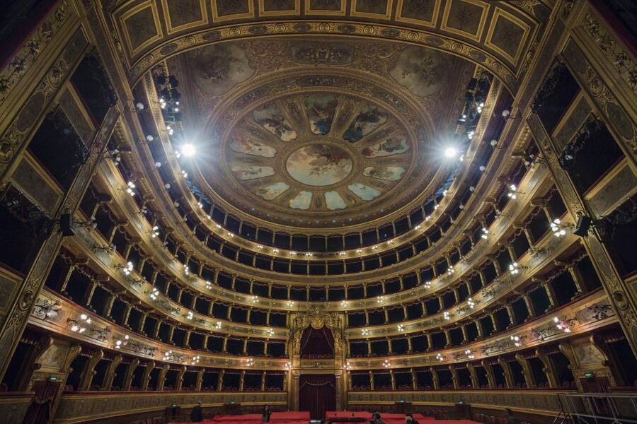 Palermo: Teatro Massimo Opera House Guided Tour - Starting in the foyer with sculptures and bronze lamps