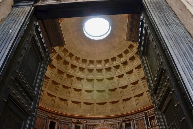 Pantheon Elite Guided Tour - Rome's Iconic Ancient Temple - Guides and the value of the headset