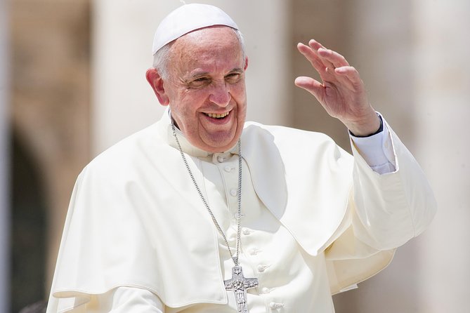 Papal Audience with Pope Leo XIV and Expert Local Guide - The audience itself, from prayers to papal greetings