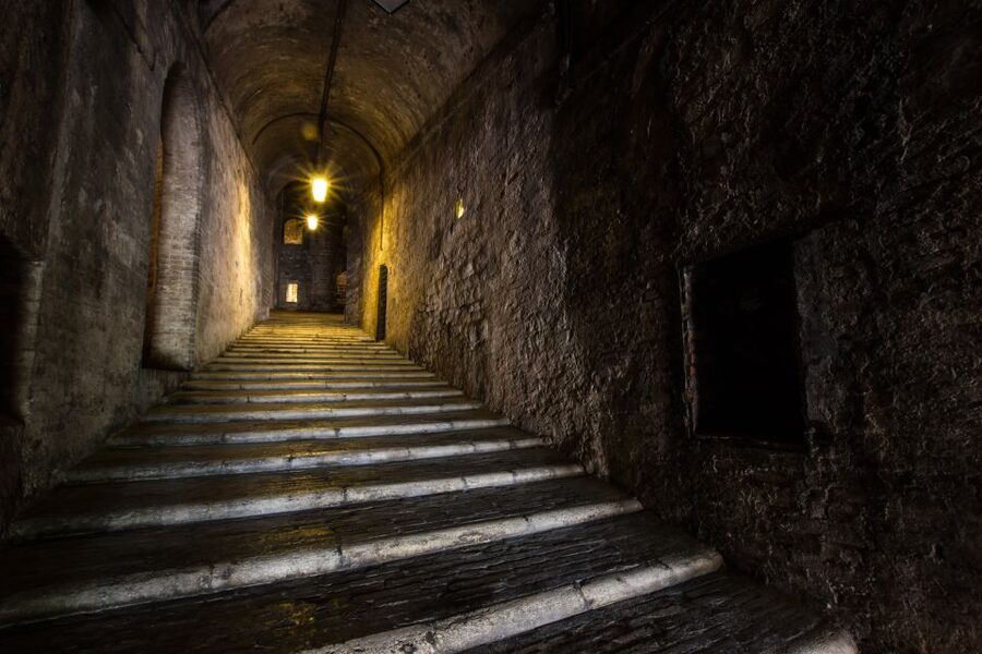 Perugia: Old Town Walking Tour, Piazza IV Novembre - Why Perugia makes a fine walking-tour city