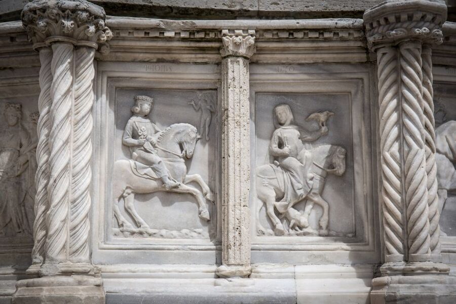 Perugia: Old Town Walking Tour, Piazza IV Novembre - Piazza IV Novembre and the Fontana Maggiore