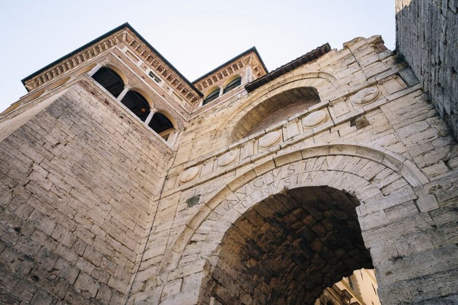 Perugia: Old Town Walking Tour, Piazza IV Novembre - Going underground at Rocca Paolina