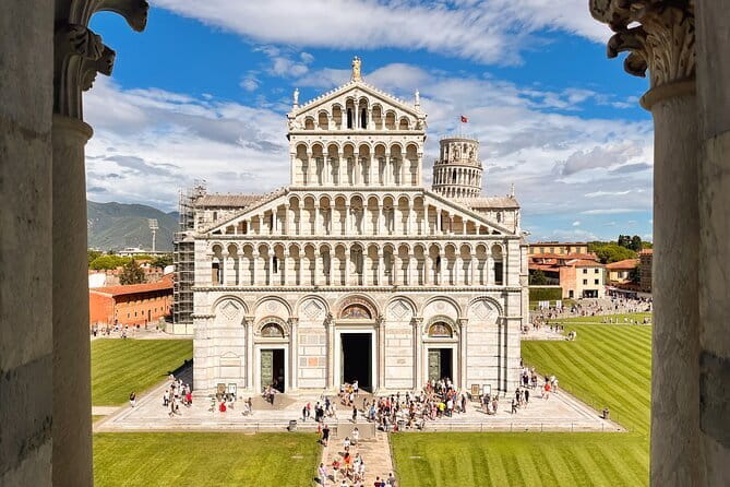 Pisa and Lucca Day Trip from Florence - Free Time in Pisa: Use It Carefully