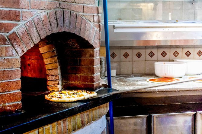 Pizza Cooking Class - The social side: shared tables and new companions